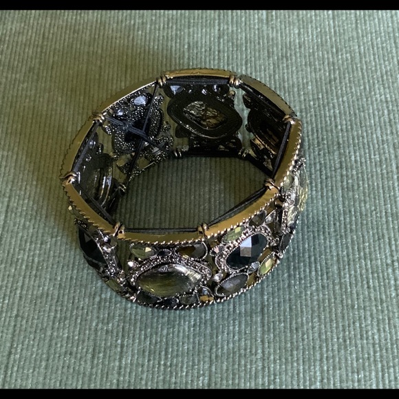 Beautiful Vintage Style Bracelet - Picture 3 of 3